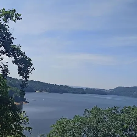 Le Du Lac: Seasonal Retreat With Private Pool