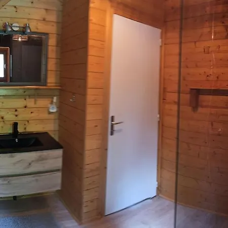 Chalet Le Du Avec Et Piscine Privés Pour Le Printemps Et L'été Et Poêle à Bois Réconfortant En Hiver